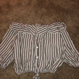 Cropped stripped shirt